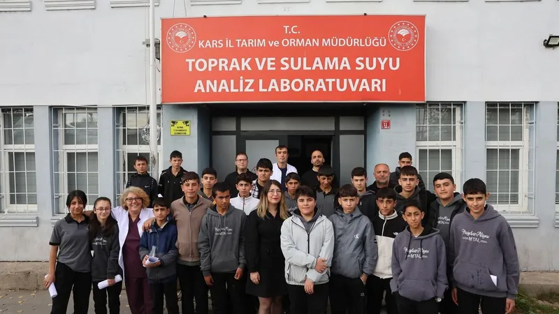 Haydar Aliyev Meslek Lisesi’nden toprak ve sulama suyu analiz laboratuvarına teknik ziyaret