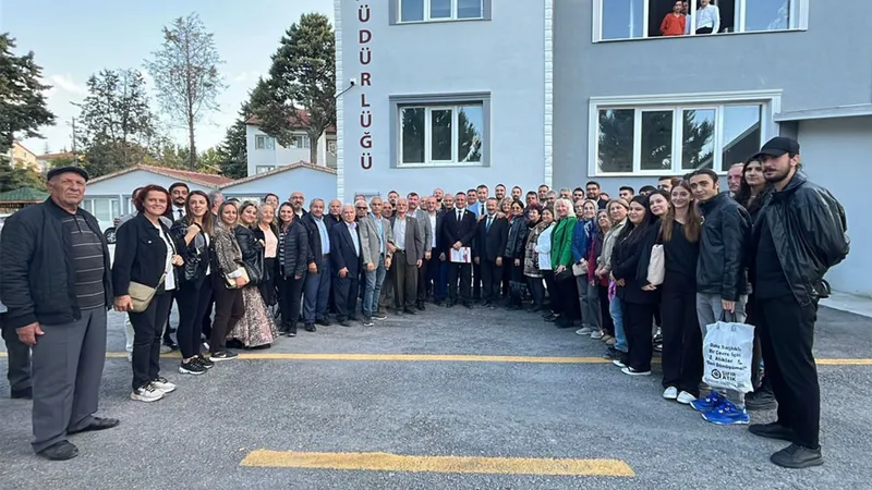 CHP Burdur’da yeni dönem: Barış Ayten mazbatasını aldı