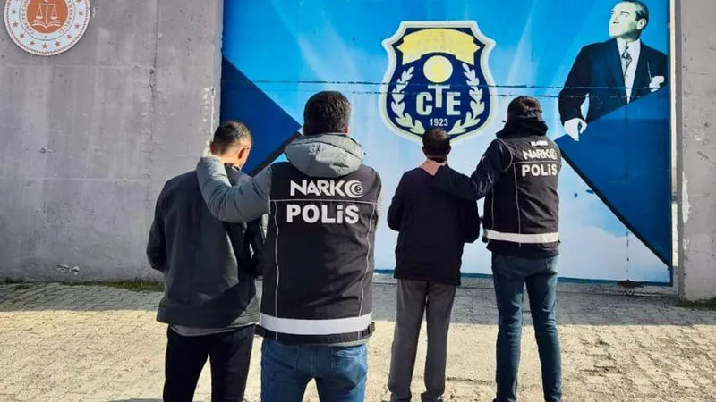 Kars’ta kesinleşmiş hapis cezası bulunan 2 şahıs tutuklandı