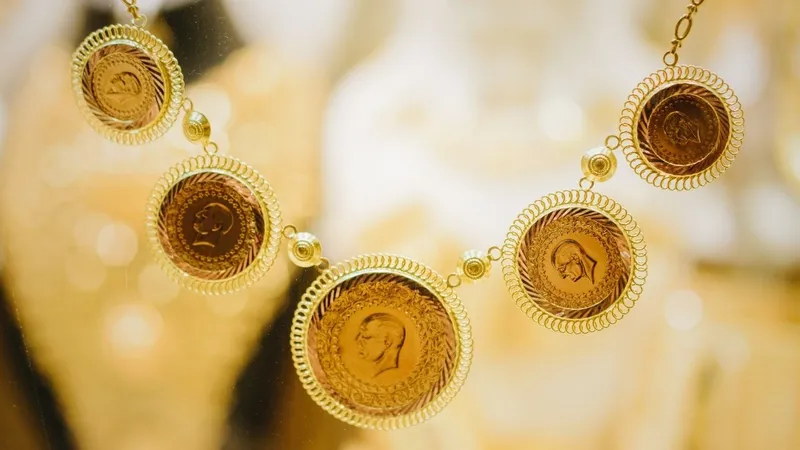 Altının gramı güne yükselişle başladı: 5.576 TL