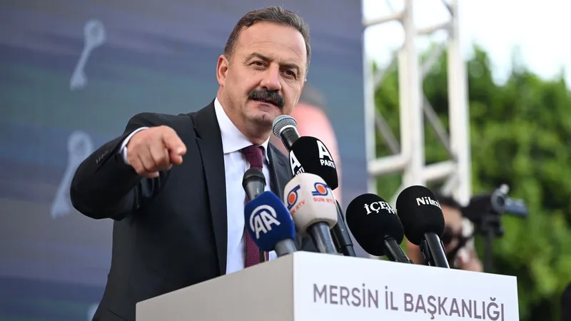 Yavuz Ağıralioğlu Mersin’den seslendi: Öcalan bin sene de geçse teröristtir!
