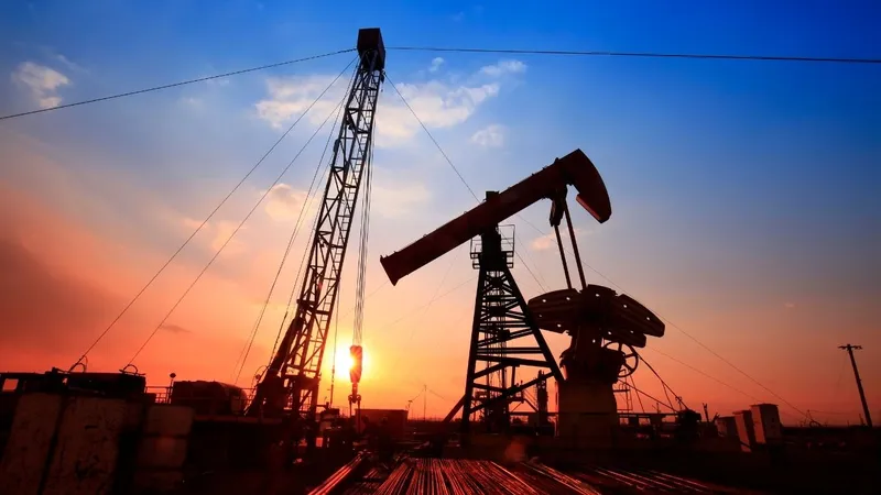 Brent petrolün varil fiyatı 62,04 dolara yükseldi