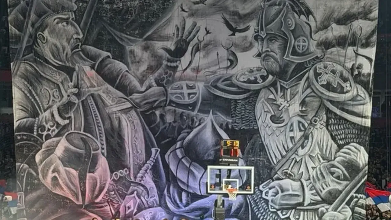 Partizan’a ırkçı pankart cezası