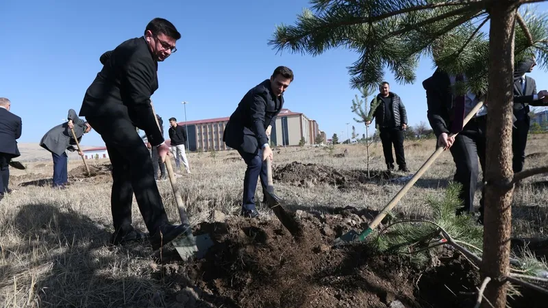 Kars’ta Karabağ Zaferi’nin 5. yıl dönümünde 44 fidan toprakla buluşturuldu