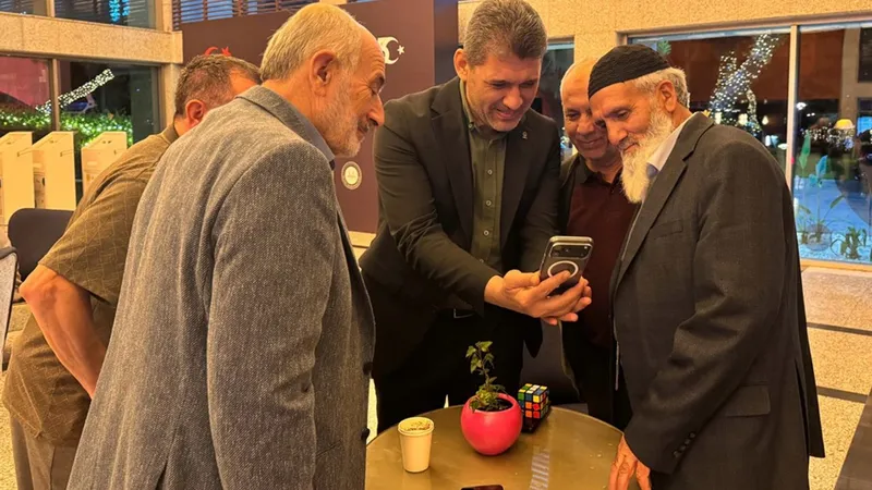 Ali Çetin, şehit aileleriyle buluştu