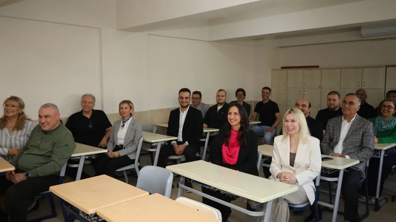 Antalya Anadolu lisesi mezunları okullarına büyük destek verdi