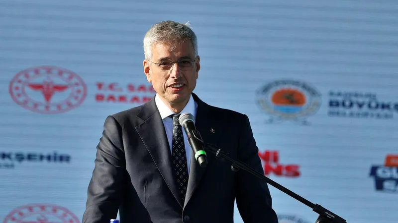 Bakan Memişoğlu: Filomuza 856 yeni acil sağlık ambulansı katmış olacağız