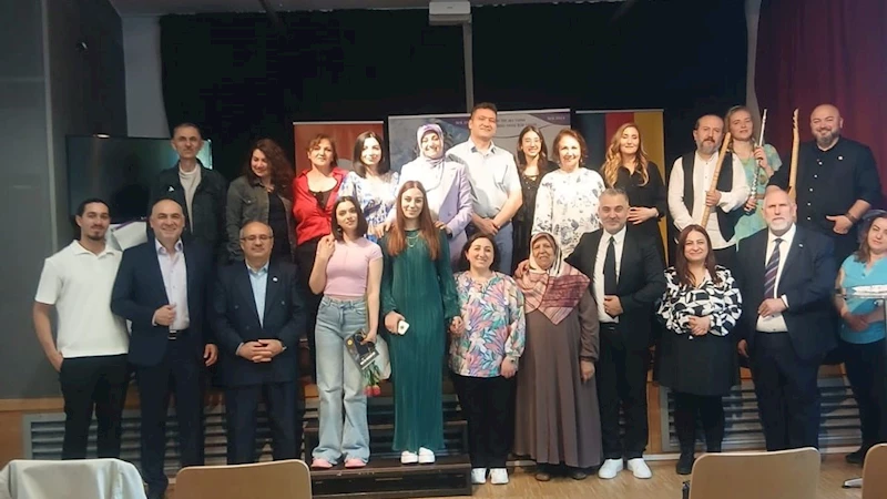Duisburg’da Anneler Günü’ne özel “Gurbetin Türküleri 2” programı yoğun ilgi gördü