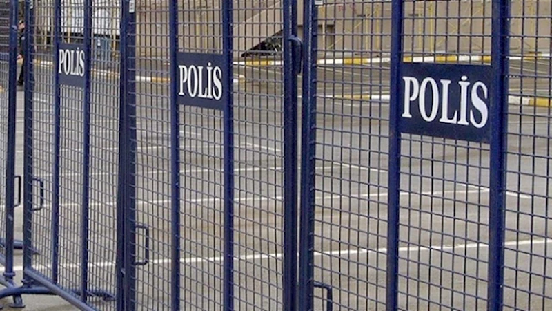 İzinsiz gösteride pankart taşıyan 3 kişiye 4 yıla kadar hapis talebi