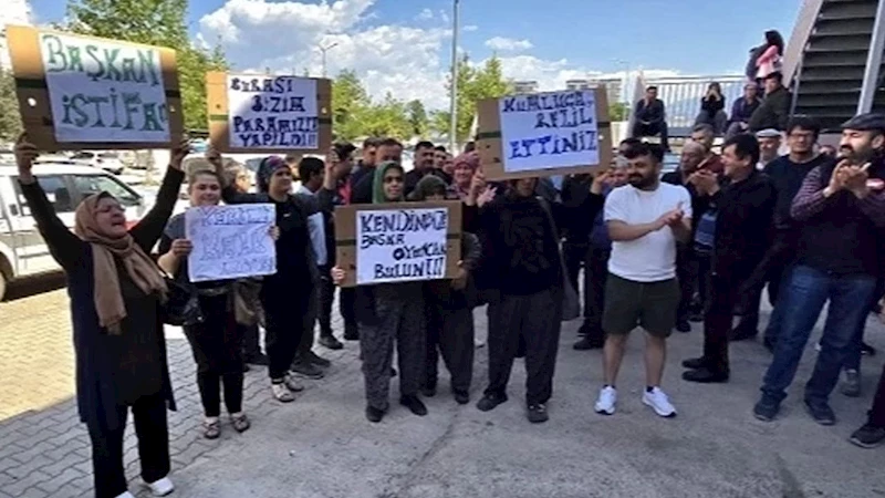Kumluca Pazaryeri’nde esnaf-belediye gerilimi!
