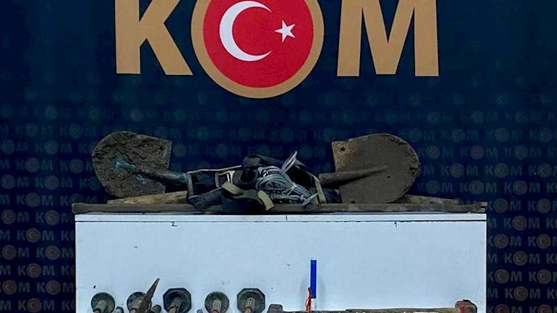 Kars Kalesi’nde kaçak kazı yapan 6 kişi suçüstü yakalandı