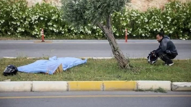 En acı vedalardan biri: Arkadaşının başından ayrılamadı