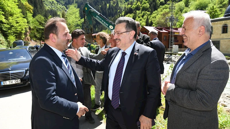 Ahmet Metin Genç: 