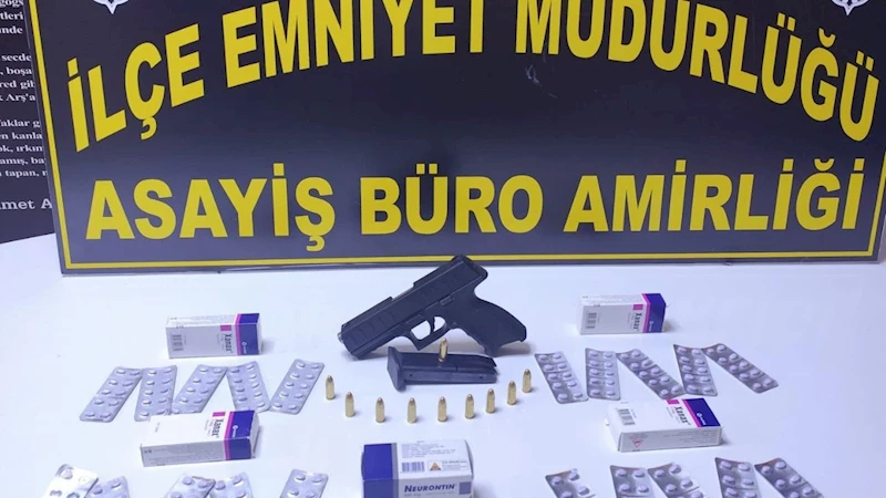 Alanya’da ruhsatsız tabanca ve uyuşturucu ele geçirildi