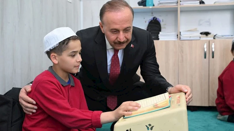 Vali Erin, Kur