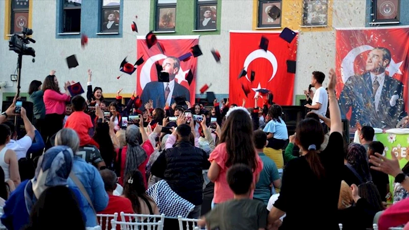 Gelibolu 26 Kasım İlkokulunda mezuniyet coşkusu