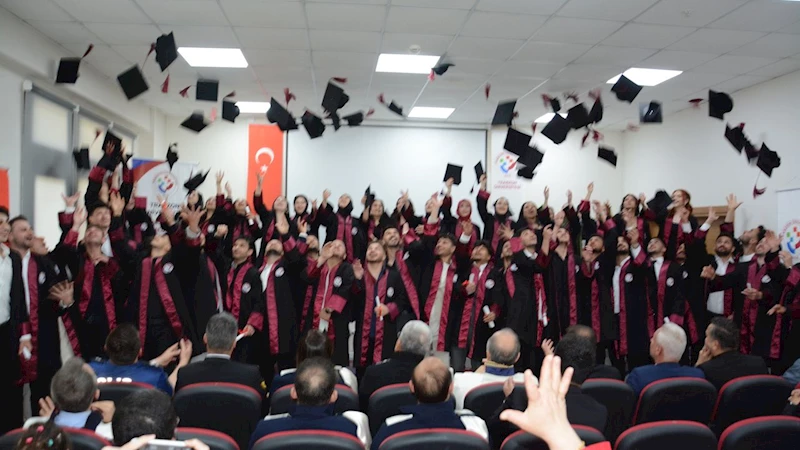 Şalpazarı MYO 4.mezunlarından 47 öğrenci kep sevinci yaşadı