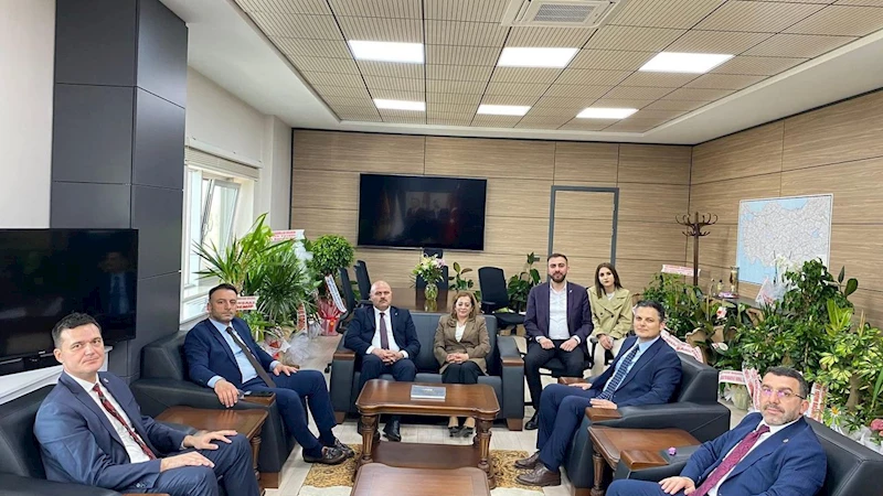 AK Parti Kars Heyeti, Karayolları 18. Bölge Müdürü Hakan Yenilmez’i ziyaret etti