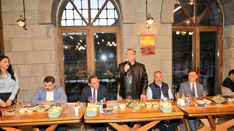 Kars Valisi Ziya Polat, 7. Akıl ve Zeka Oyunları Türkiye Finali katılımcılarını ağırladı