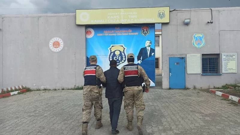 Kars’ta aranan şahıs jandarma tarafından yakalandı