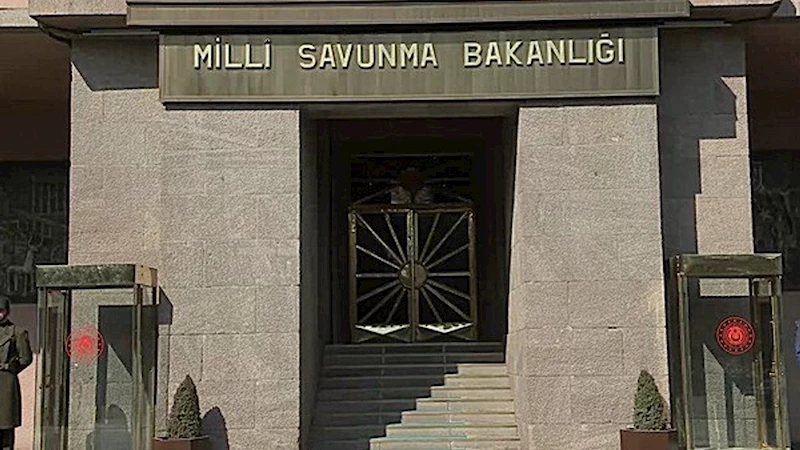 MSB: Pençe-Kilit Operasyonu bölgesinde gerçekleştirilen operasyonlarda bir mağara imha edildi