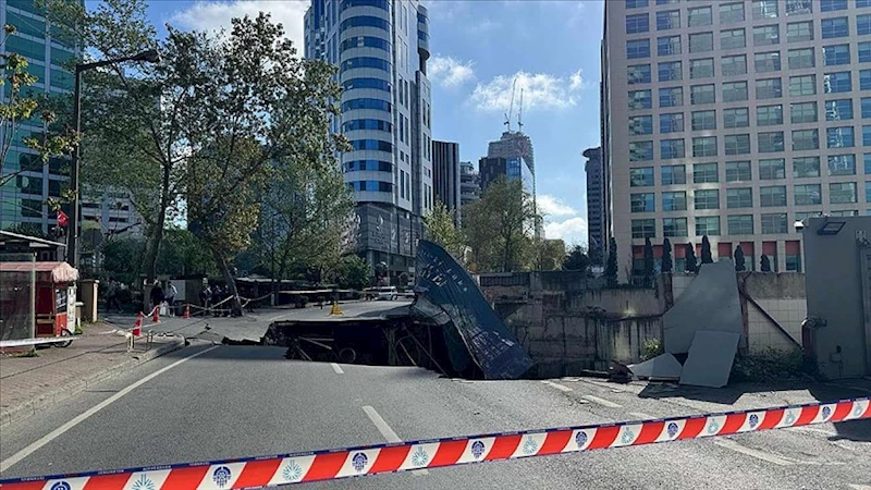 Sarıyer’de çöken yoldaki çukur kapatıldı