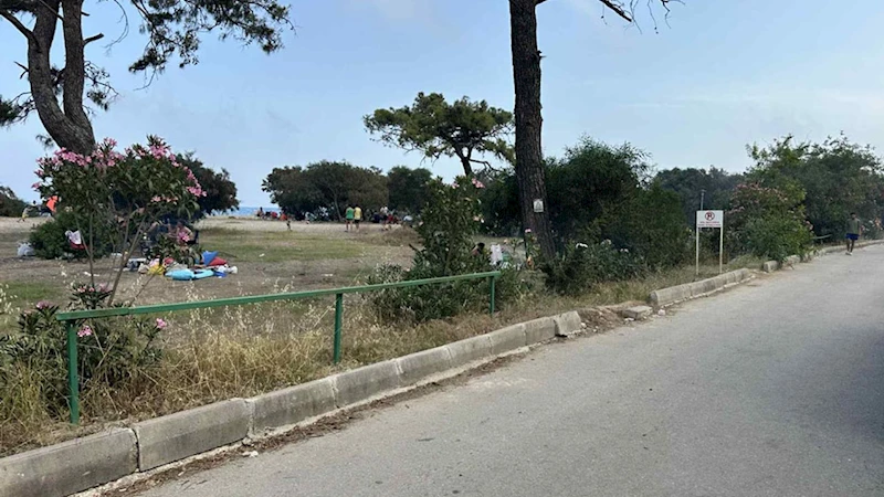 Antalya Sarısu Plajı bakımsızlıkla çürüyor!