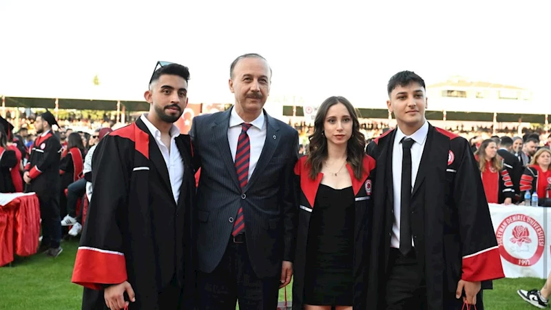SDÜ’de mezuniyet coşkusu