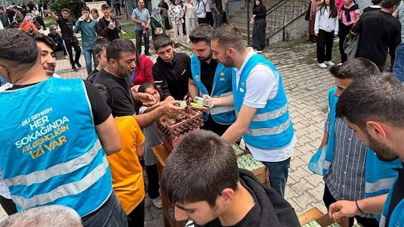 AK Parti Gençlik Kolları’ndan LGS’ye giren öğrencilere moral