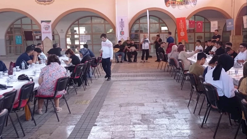 YKS öncesi öğrencilere moral desteği