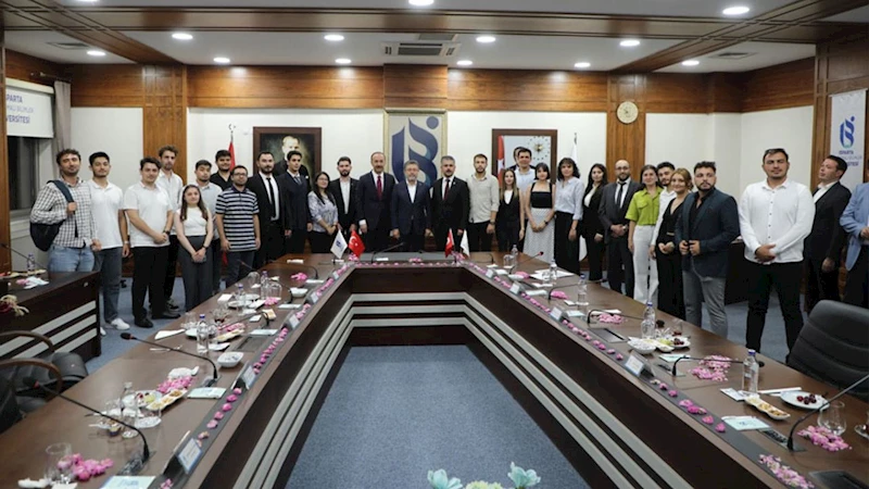 Bakan Yumaklı, ISUBÜ’yü ziyaret etti