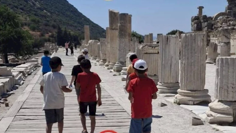 Koruma altındaki çocuklara tarih ve doğa gezisi: Efes ve Pamukkale