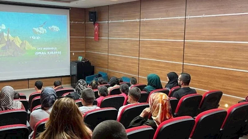 Kars’ta çocuklara yönelik ailenin önemini anlatan sinema gösterimi düzenlendi