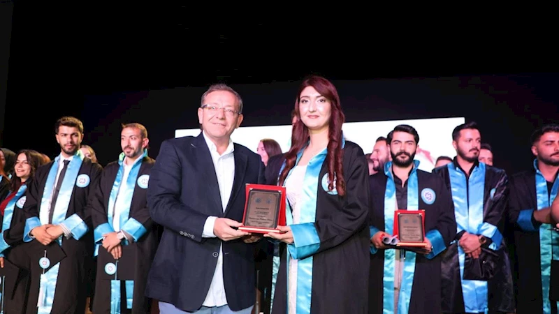 Kars Valisi Ziya Polat, Kafkas Üniversitesi Devlet Konservatuvarı Mezuniyet Törenine Katıldı