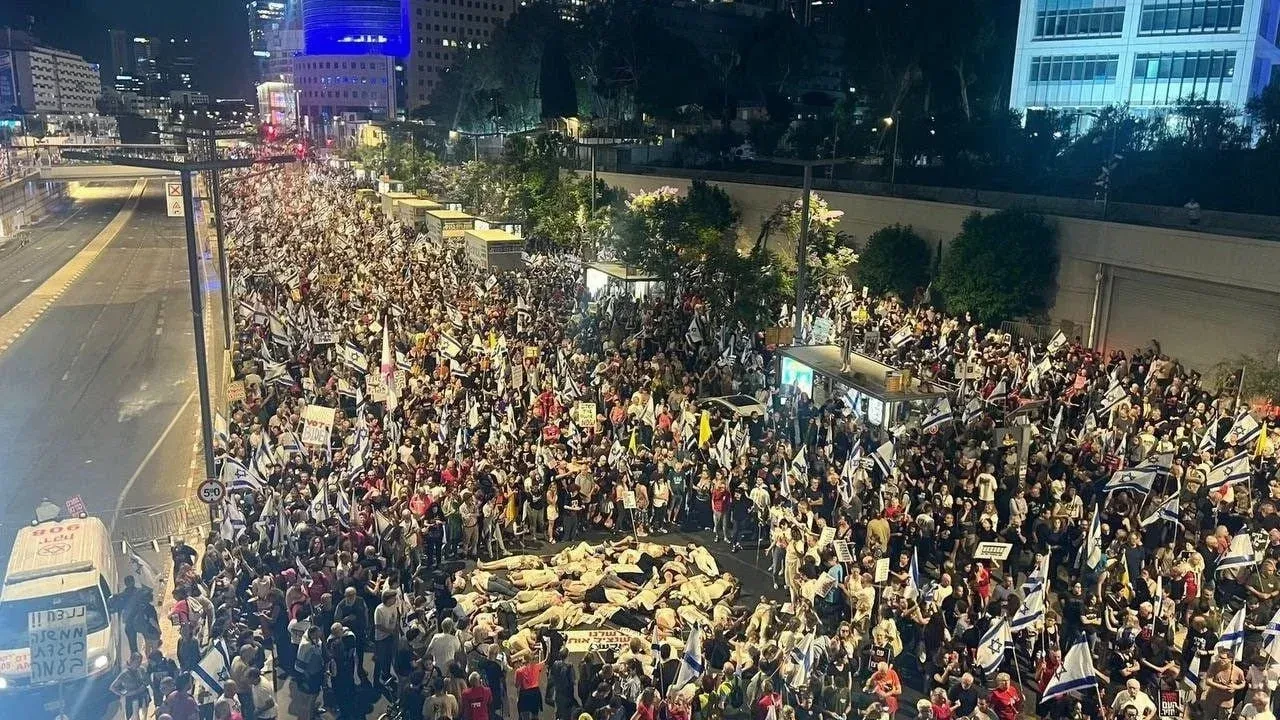 İsrail’de hükümet karşıtı grev ve protestolara 1 milyondan fazla katılım