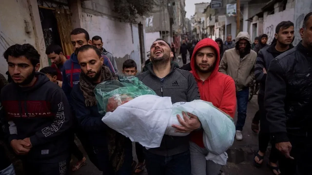 Gazze’de can kaybı 62 bin 895’e yükseldi