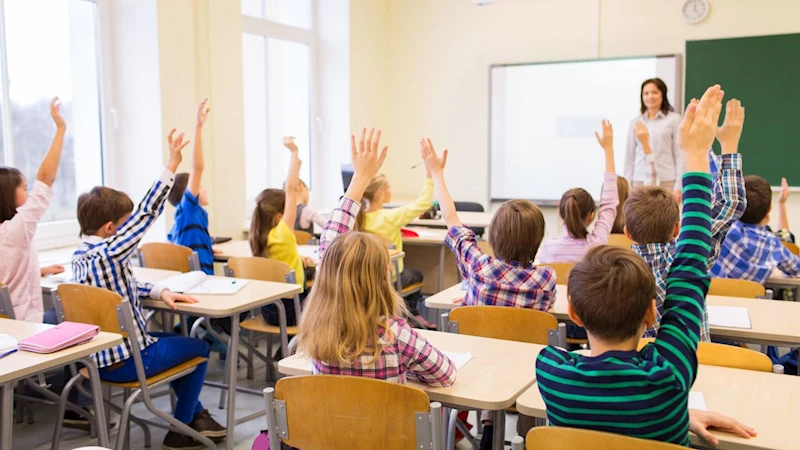 Okullarda serbest kıyafet uygulaması sona eriyor: Veliler kararı memnuniyetle karşıladı
