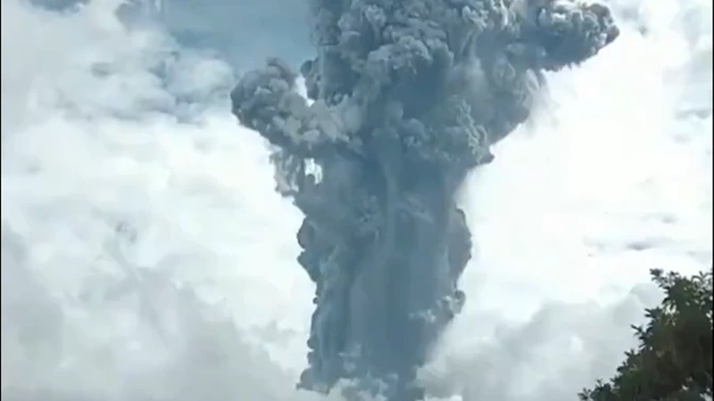 Semeru Yanardağı